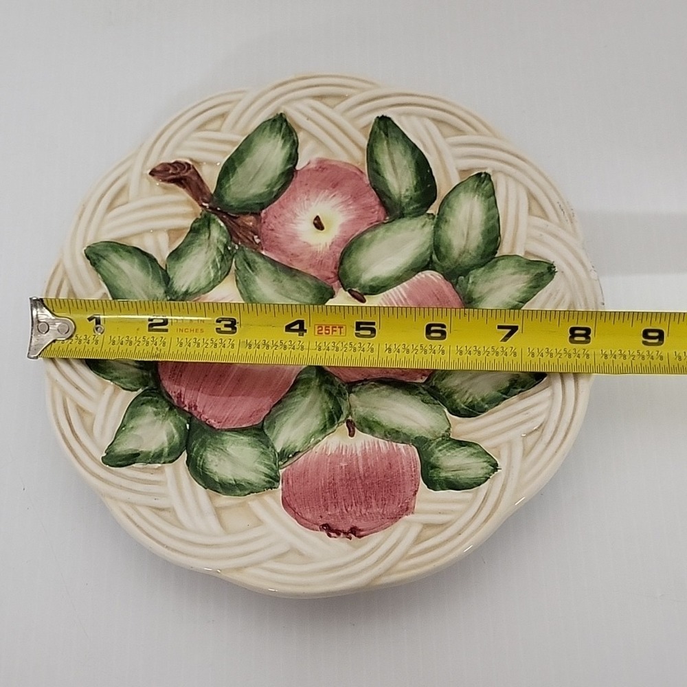 Hand Painted Italian 8" Raised‎ Apples Leaves White Basketweave Ceramic Plate - Picture 3 of 3